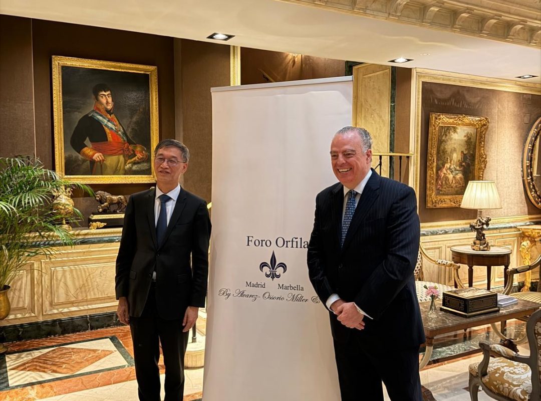 Nuestro Socio Director y Presidente del Foro Orfila recibe al Embajador de la RP China como invitado de Honor del Foro Orfila. Abril 2026